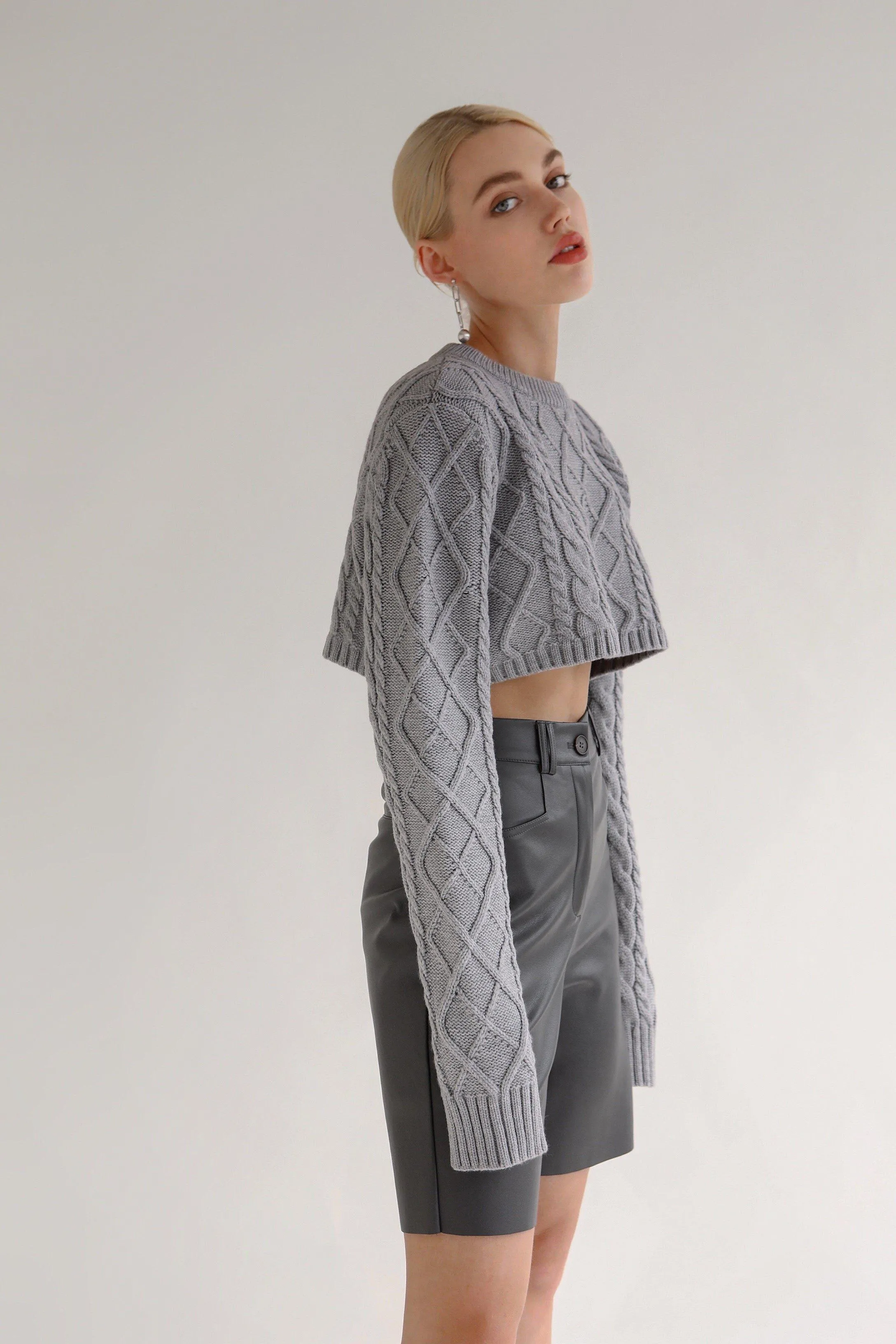 JUICY WOOL BLEND CABLE KNIT SWEATER - GREY