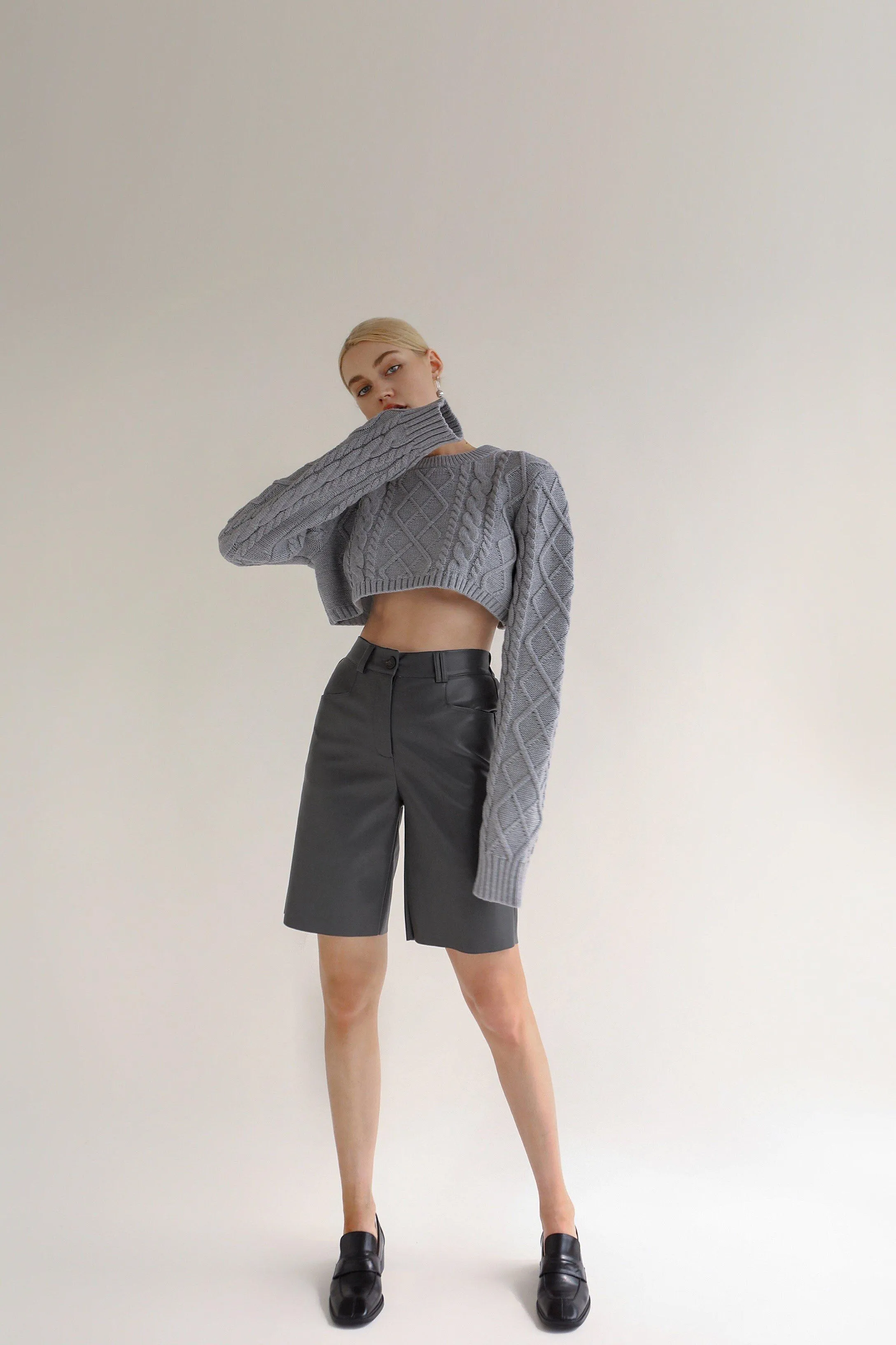 JUICY WOOL BLEND CABLE KNIT SWEATER - GREY