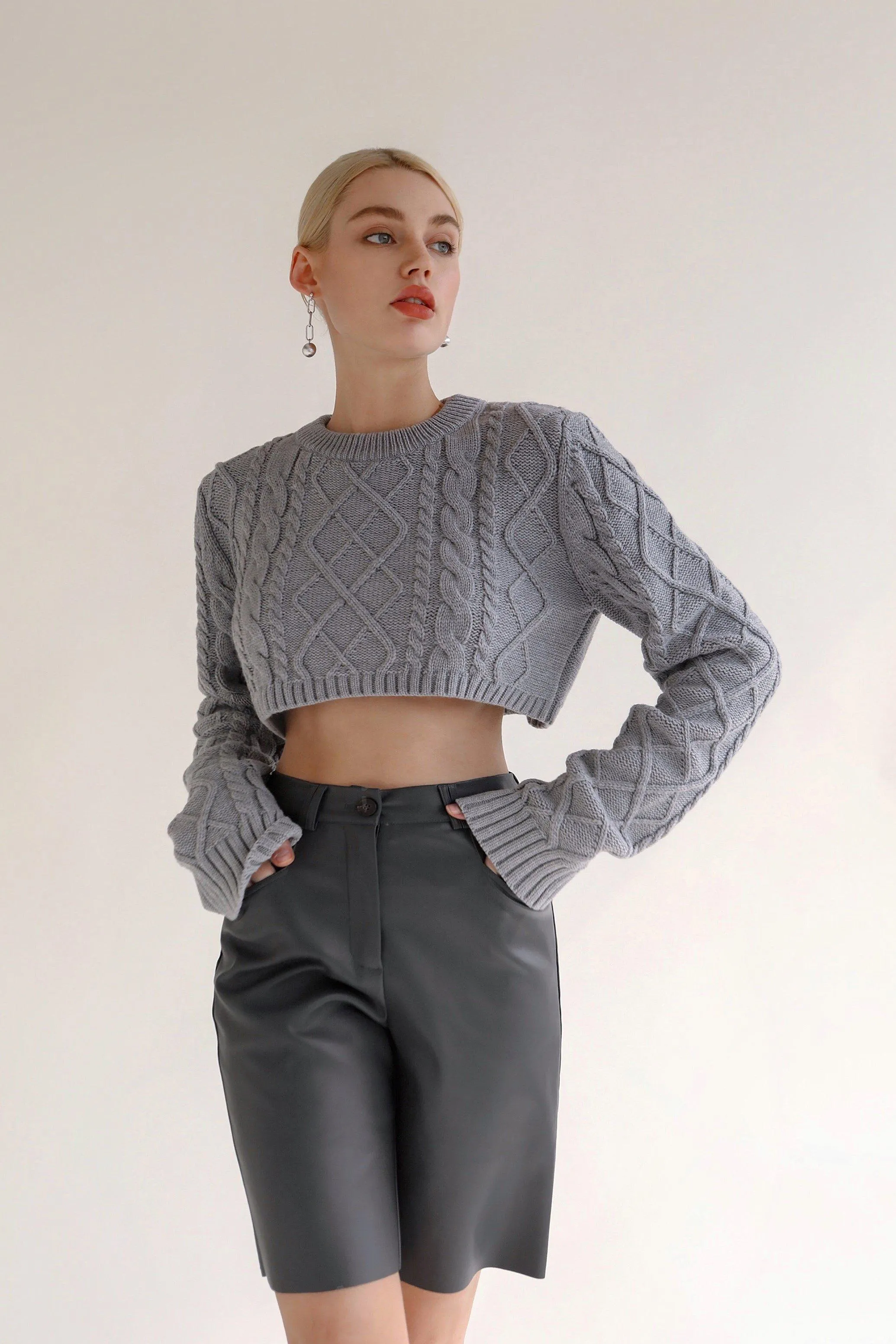 JUICY WOOL BLEND CABLE KNIT SWEATER - GREY