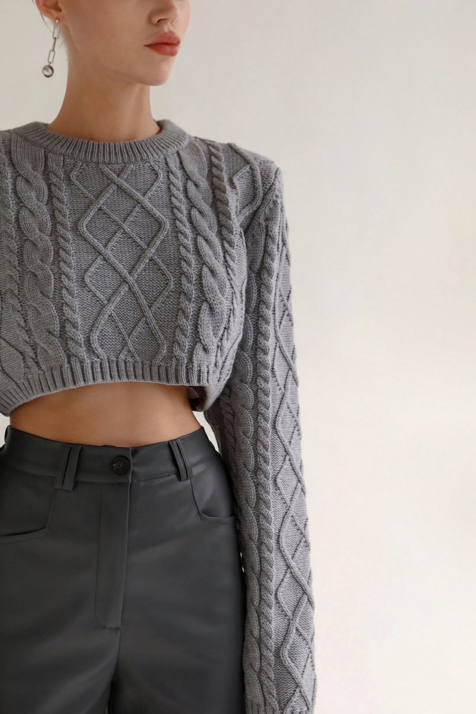 JUICY WOOL BLEND CABLE KNIT SWEATER - GREY